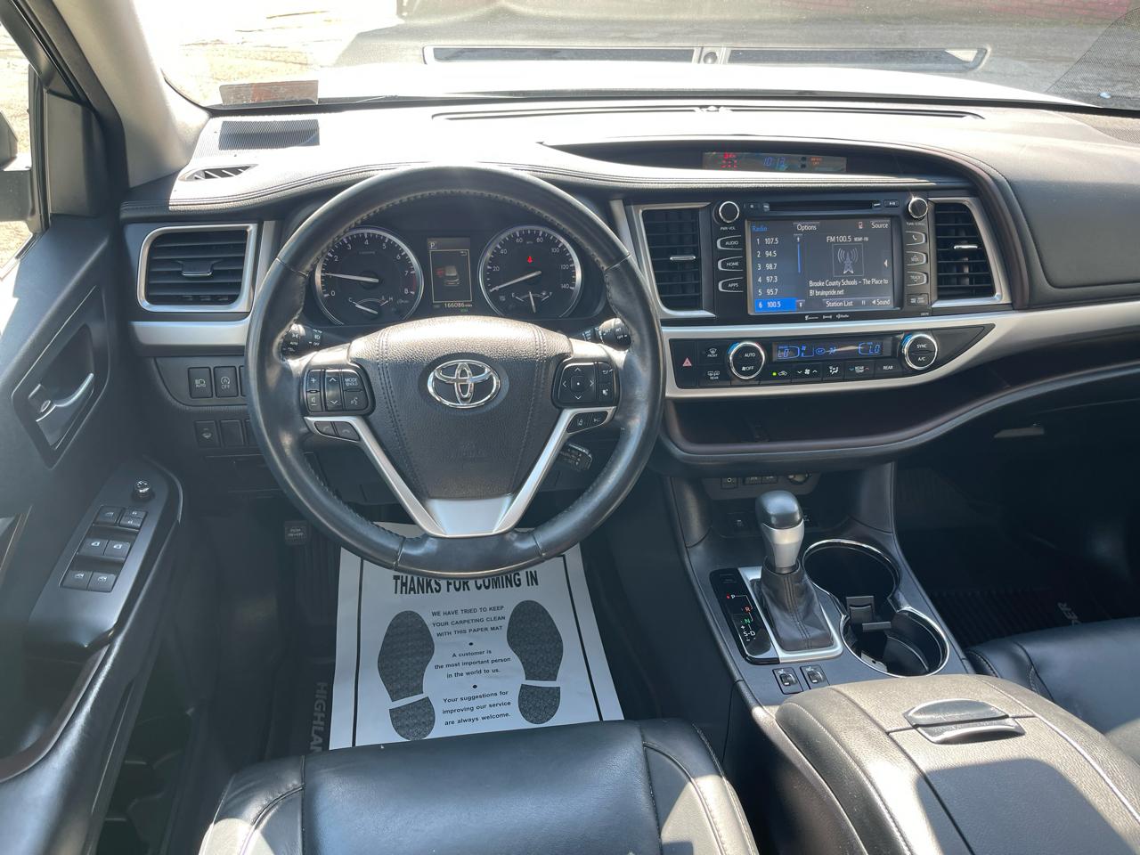 Toyota Highlander XLE V6 AWD (Natl) 2017