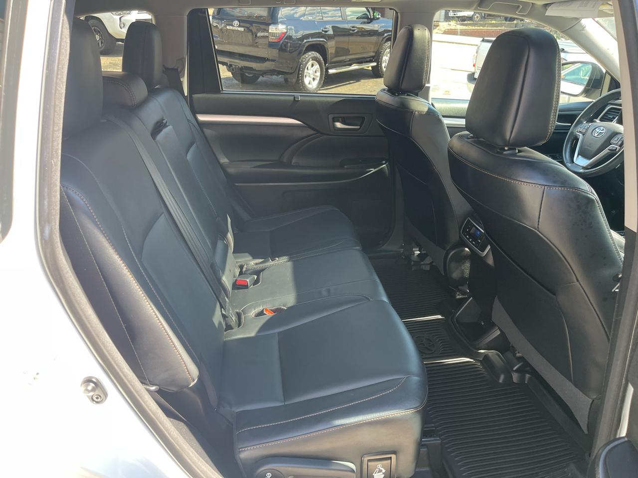 Toyota Highlander XLE V6 AWD (Natl) 2017