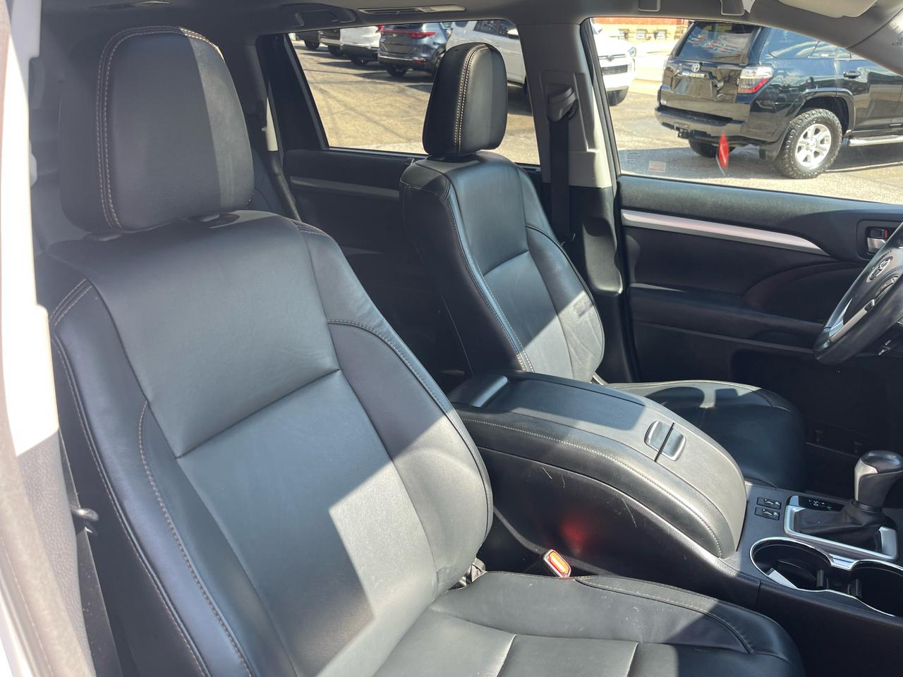 Toyota Highlander XLE V6 AWD (Natl) 2017