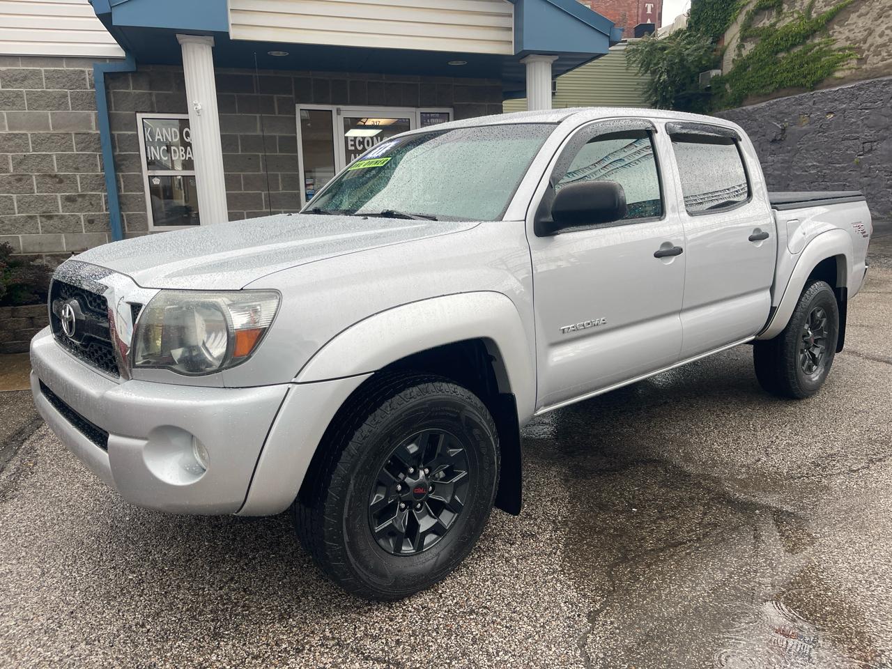 Toyota Tacoma 4WD Double V6 AT (Natl) 2011
