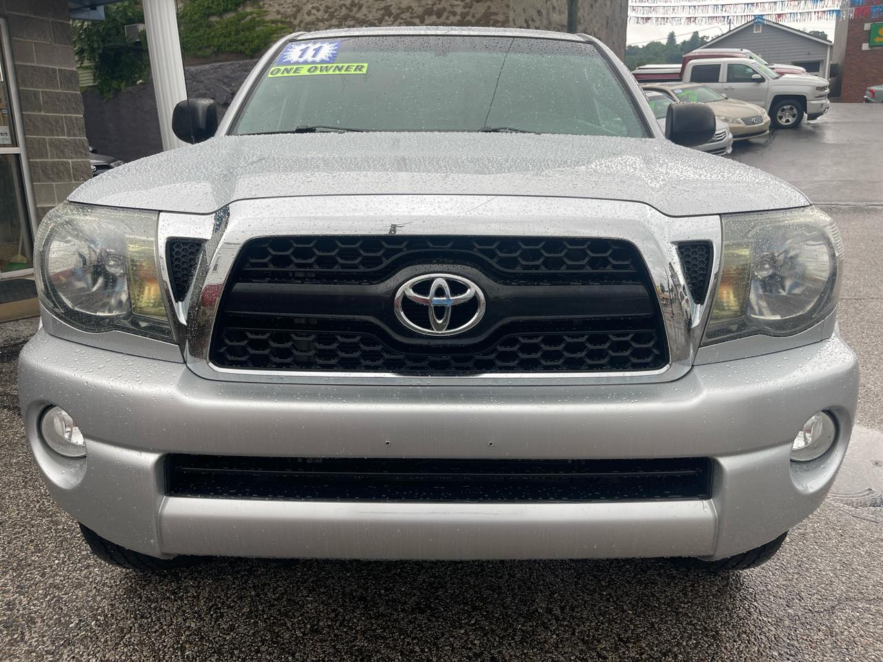 Toyota Tacoma 4WD Double V6 AT (Natl) 2011