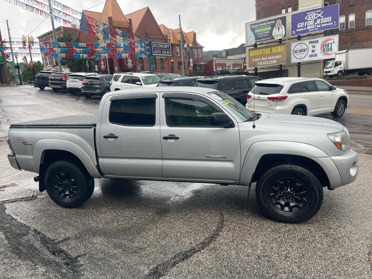 Toyota Tacoma 4WD Double V6 AT (Natl) 2011