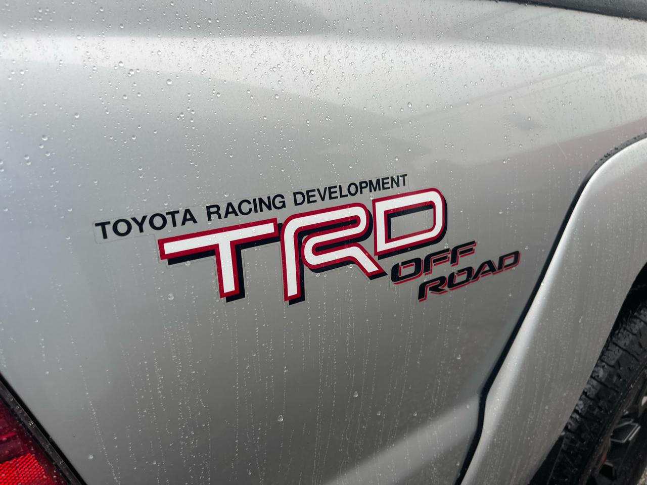 Toyota Tacoma 4WD Double V6 AT (Natl) 2011