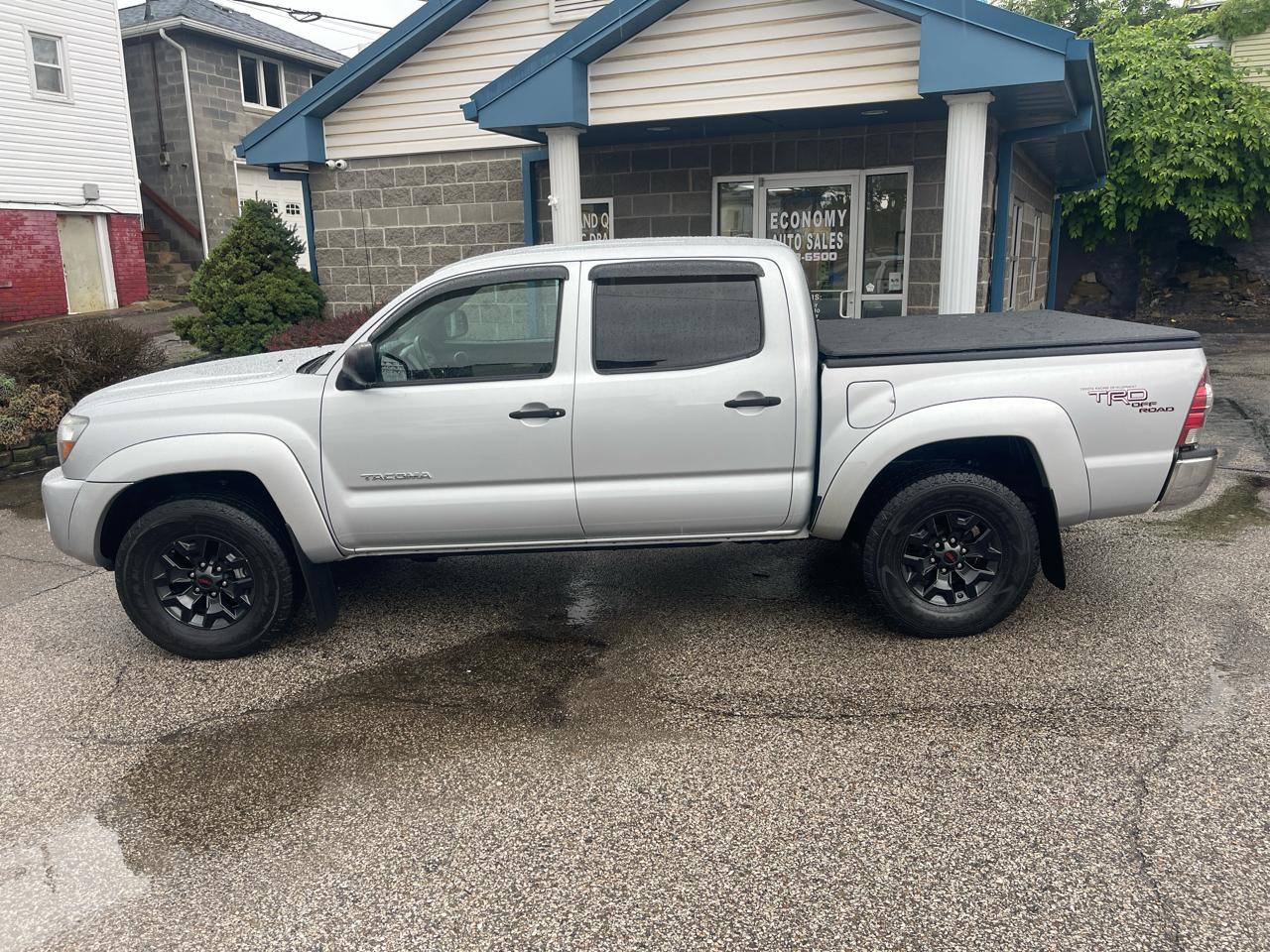 Toyota Tacoma 4WD Double V6 AT (Natl) 2011