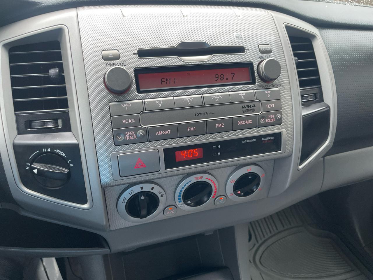 Toyota Tacoma 4WD Double V6 AT (Natl) 2011