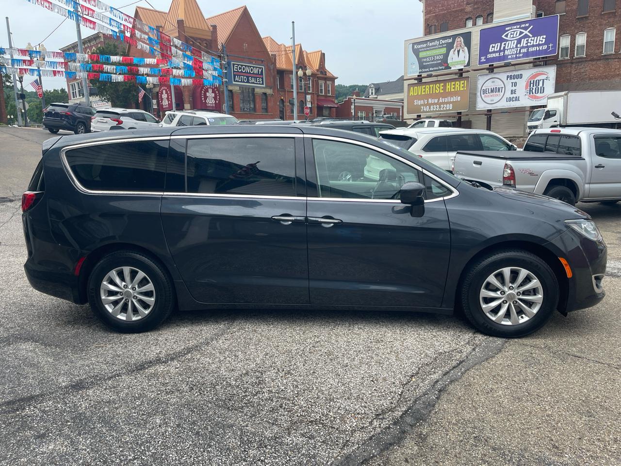 Chrysler Pacifica Touring Plus FWD 2019