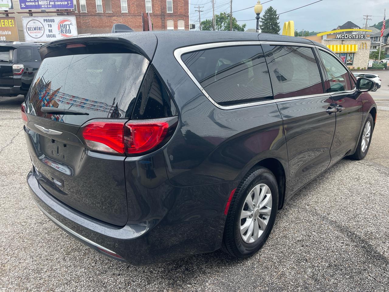 Chrysler Pacifica Touring Plus FWD 2019