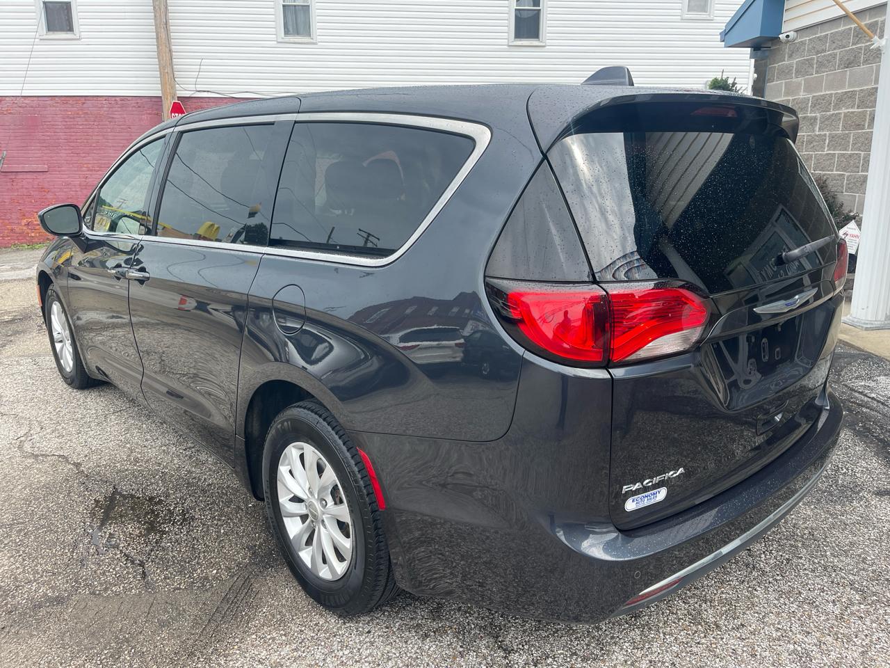 Chrysler Pacifica Touring Plus FWD 2019