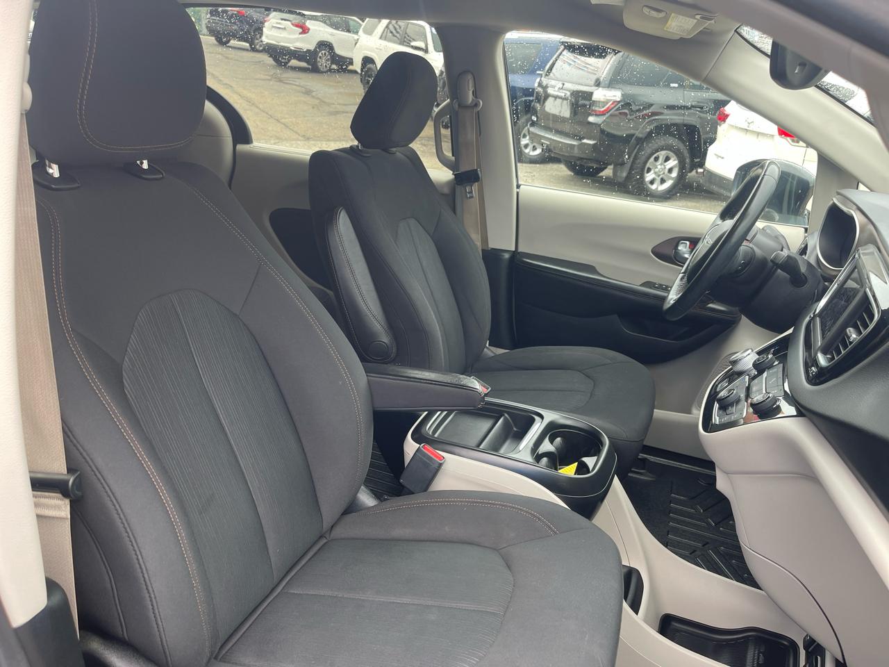 Chrysler Pacifica Touring Plus FWD 2019