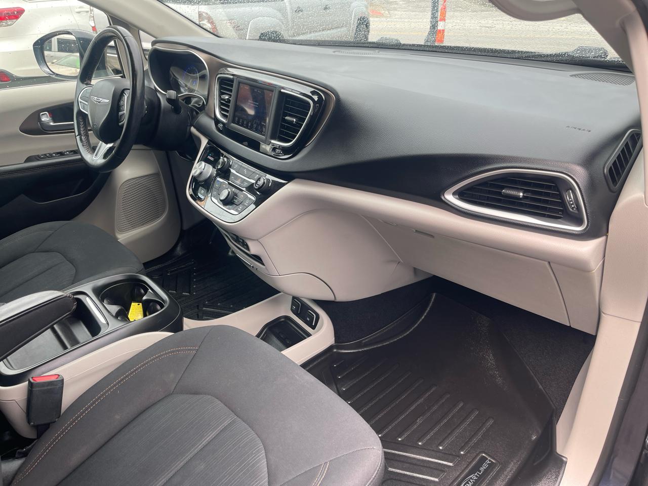 Chrysler Pacifica Touring Plus FWD 2019
