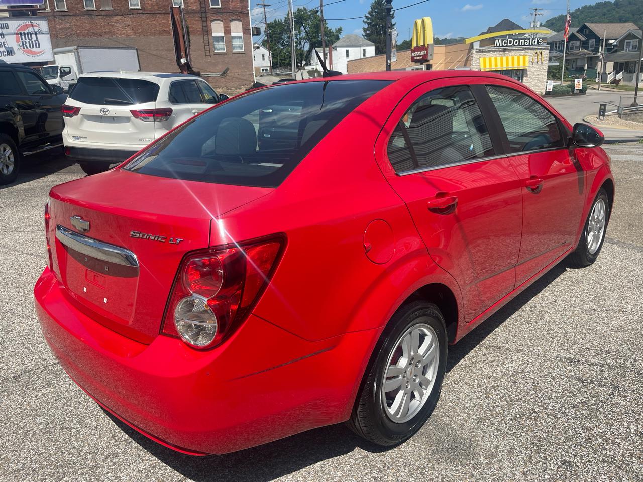 Chevrolet Sonic 4dr Sdn LT 2LT 2012