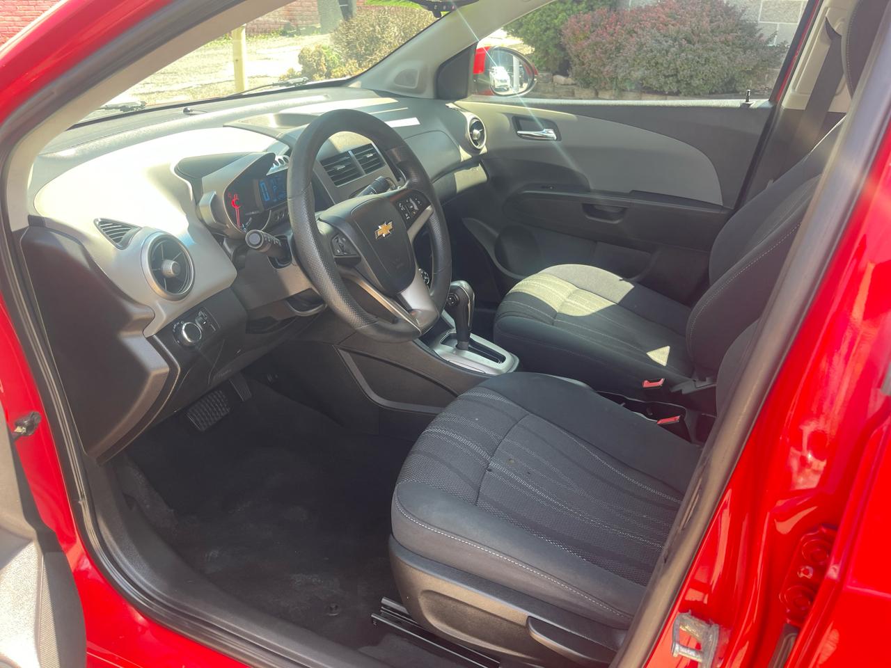 Chevrolet Sonic 4dr Sdn LT 2LT 2012