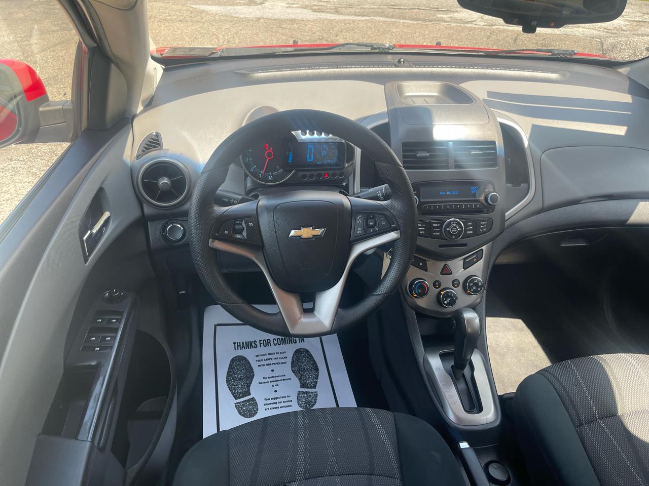 Chevrolet Sonic 4dr Sdn LT 2LT 2012