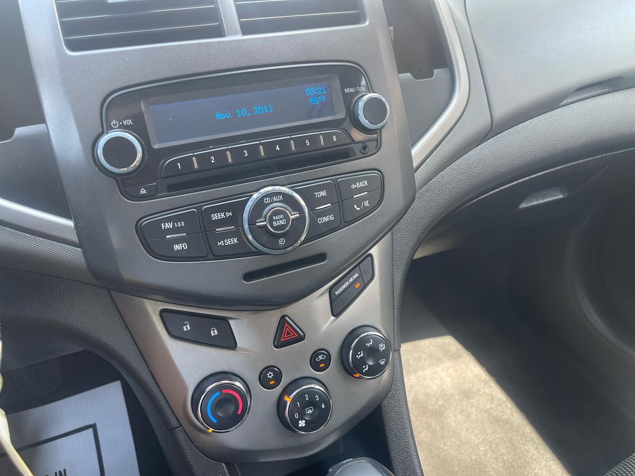 Chevrolet Sonic 4dr Sdn LT 2LT 2012