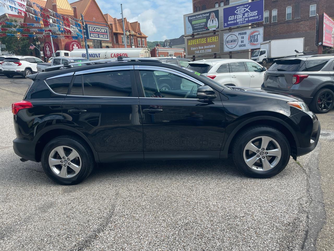 Toyota RAV4 AWD 4dr XLE (Natl) 2015