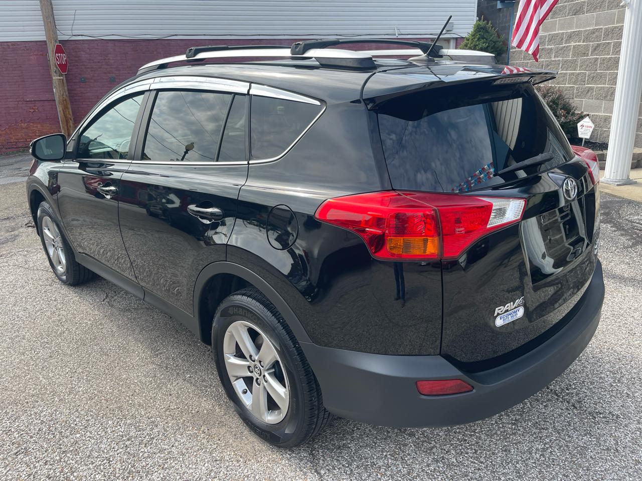 Toyota RAV4 AWD 4dr XLE (Natl) 2015