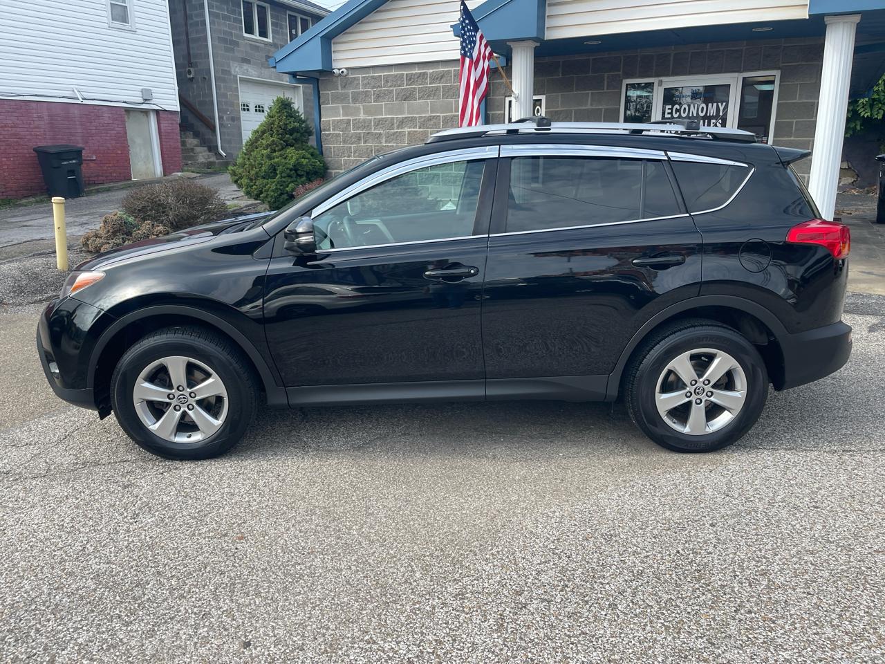 Toyota RAV4 AWD 4dr XLE (Natl) 2015