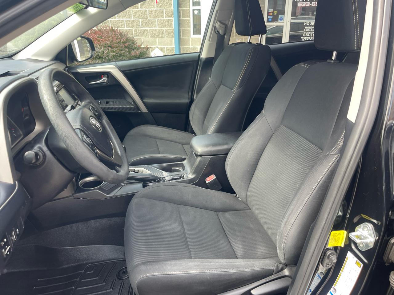 Toyota RAV4 AWD 4dr XLE (Natl) 2015