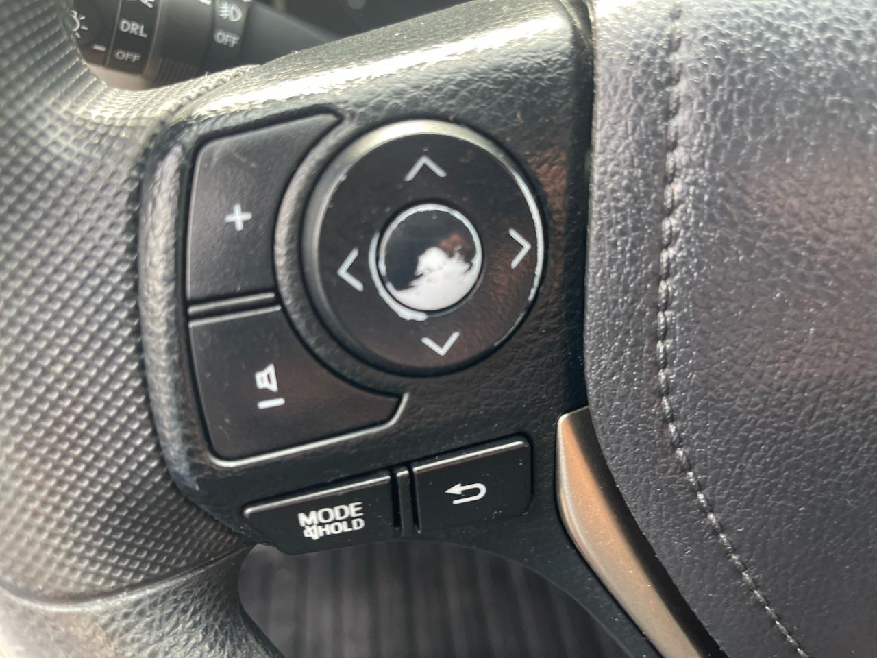 Toyota RAV4 AWD 4dr XLE (Natl) 2015