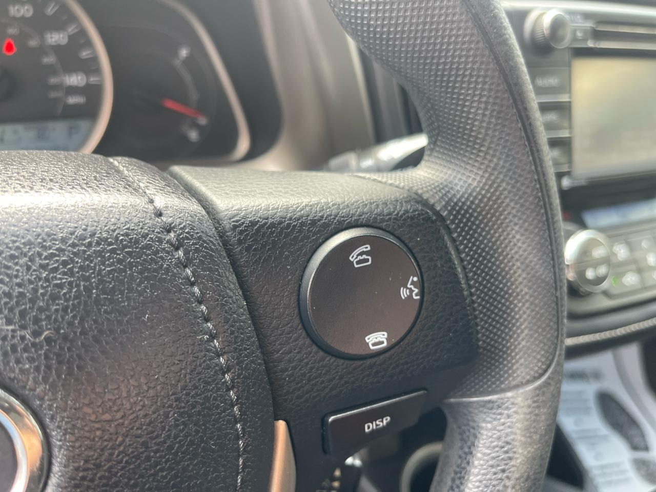 Toyota RAV4 AWD 4dr XLE (Natl) 2015
