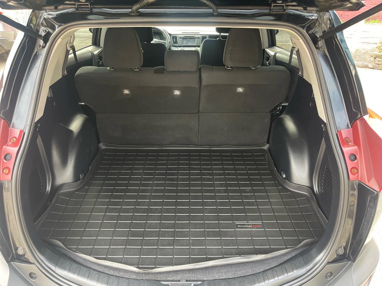Toyota RAV4 AWD 4dr XLE (Natl) 2015