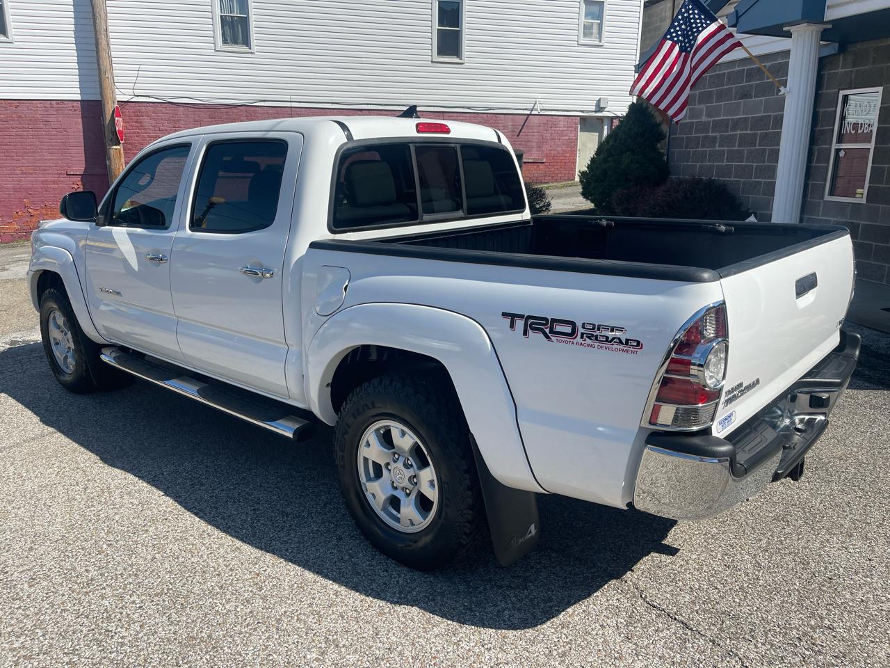 Toyota Tacoma 4WD Double Cab V6 AT TRD Off Road (Natl) 2012