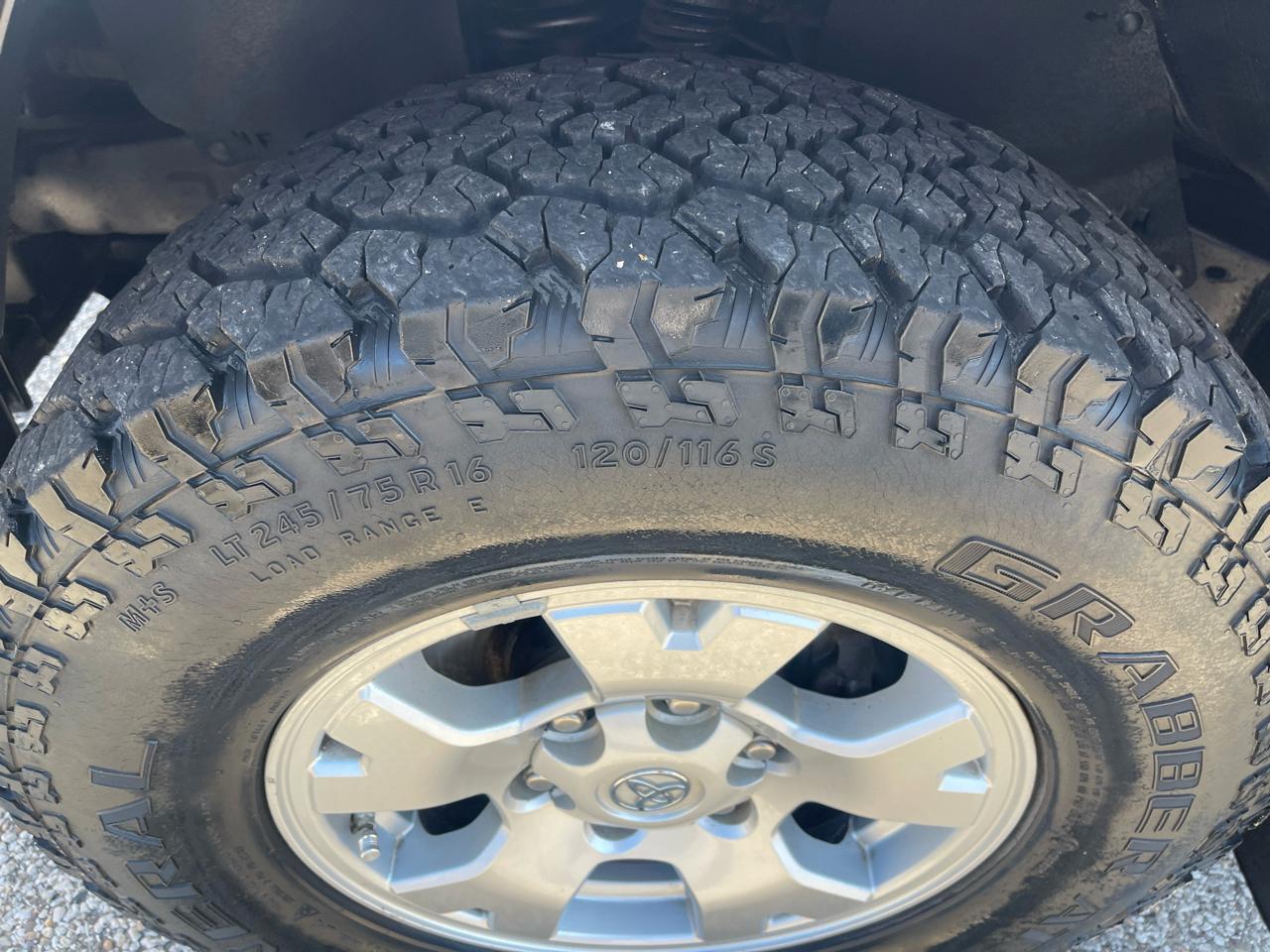 Toyota Tacoma 4WD Double Cab V6 AT TRD Off Road (Natl) 2012