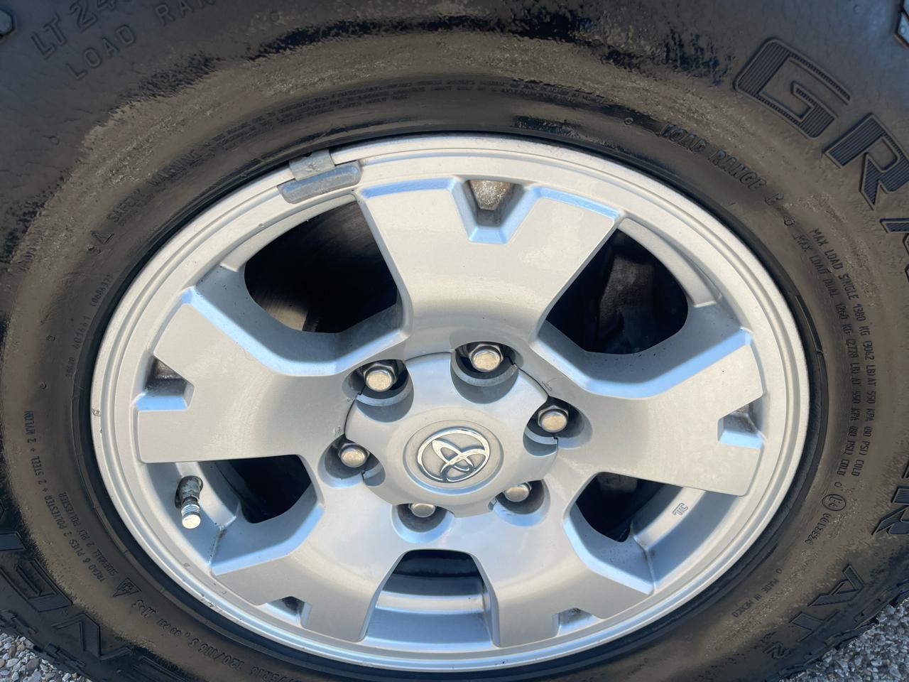 Toyota Tacoma 4WD Double Cab V6 AT TRD Off Road (Natl) 2012
