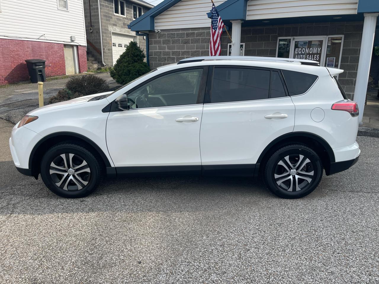 Toyota RAV4 AWD 4dr LE (Natl) 2016