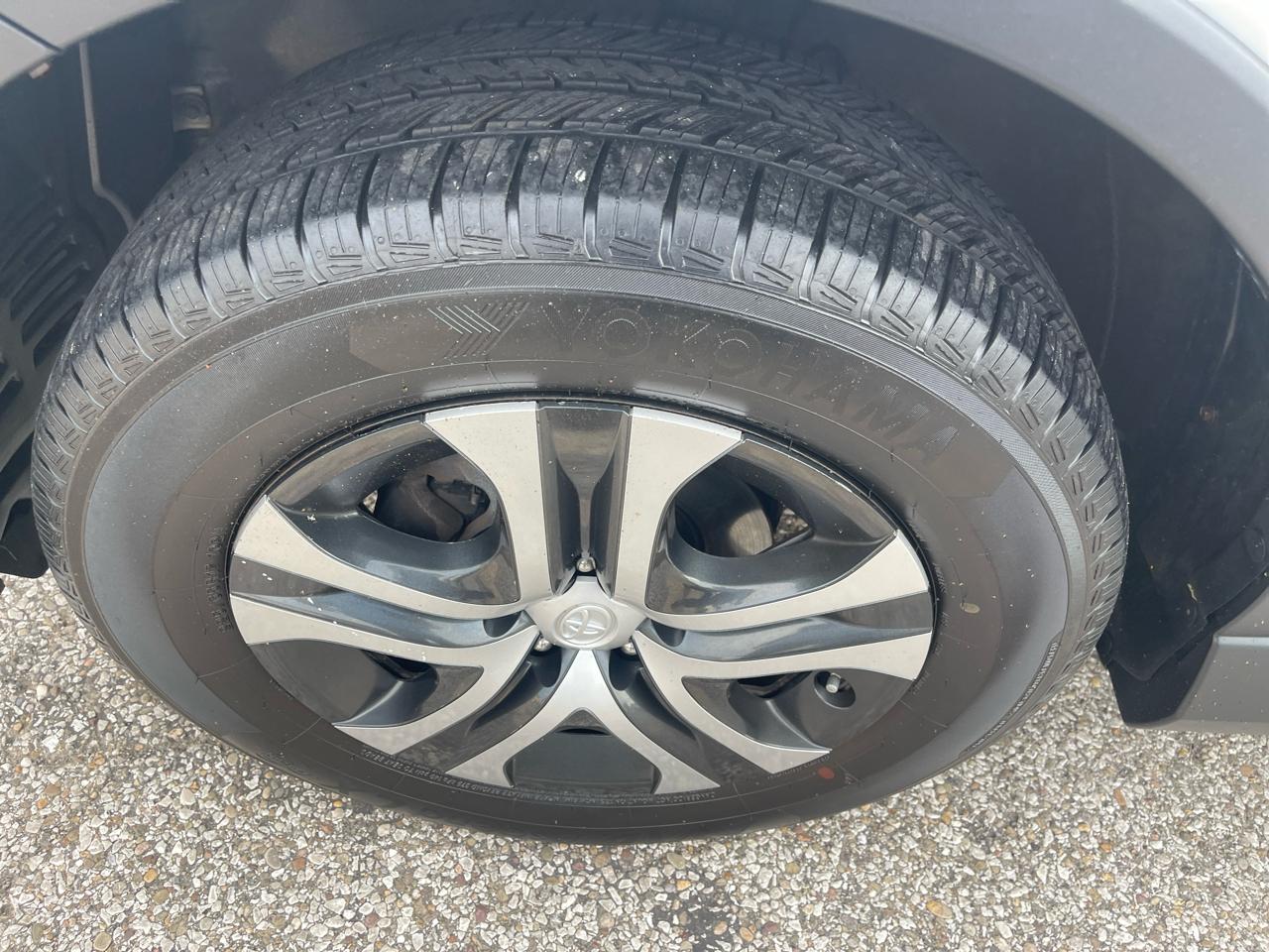 Toyota RAV4 AWD 4dr LE (Natl) 2016