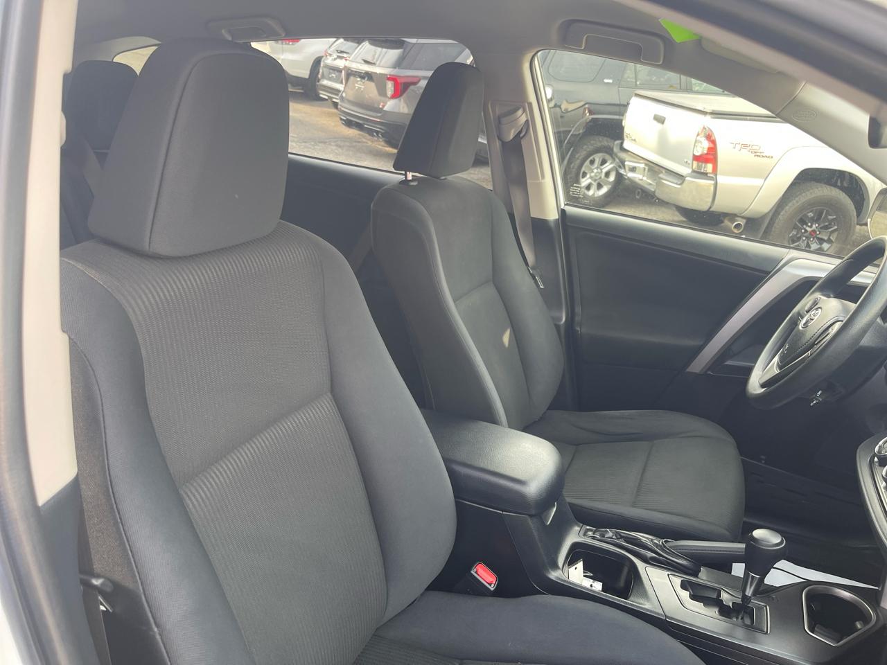Toyota RAV4 AWD 4dr LE (Natl) 2016