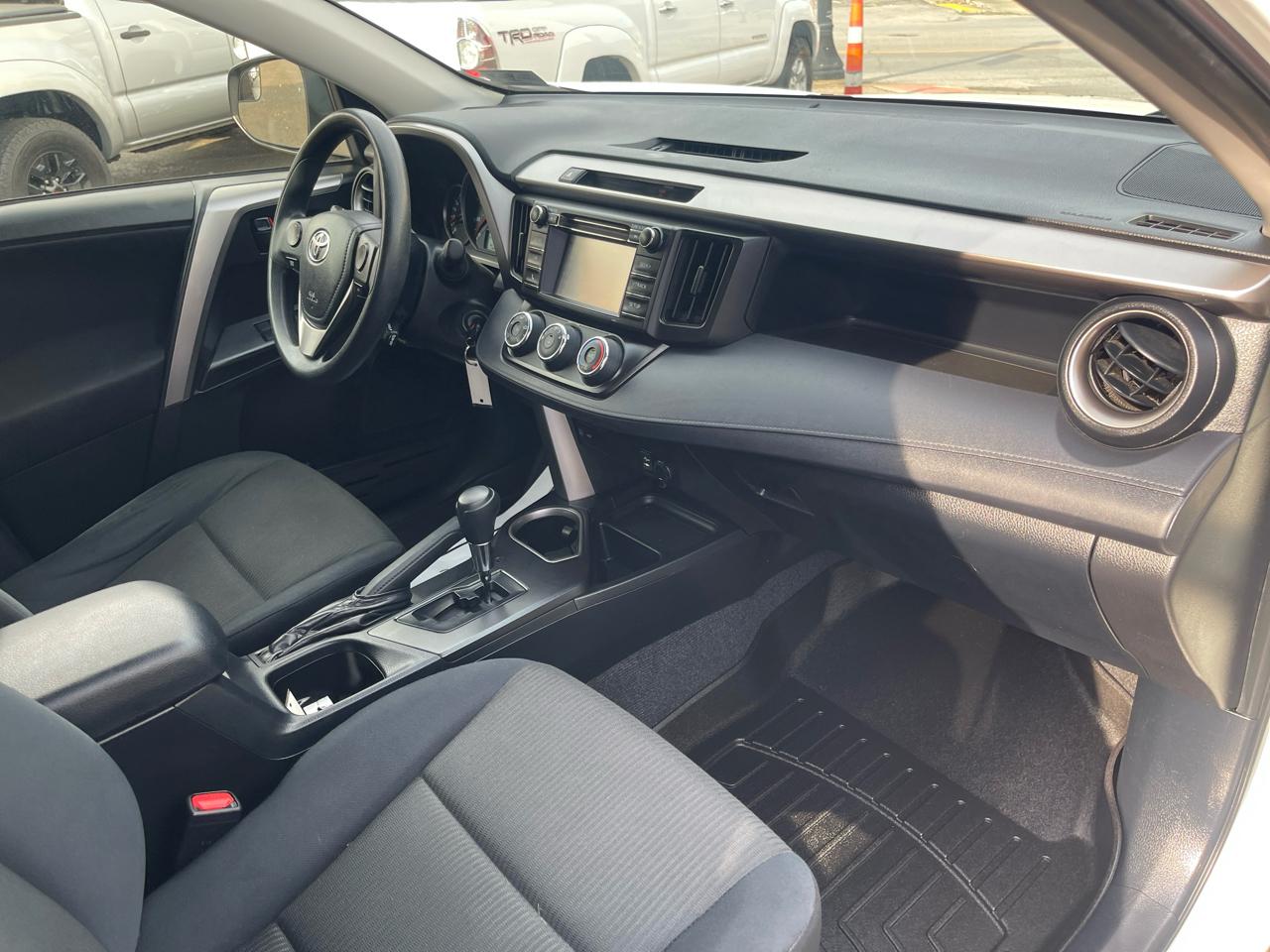 Toyota RAV4 AWD 4dr LE (Natl) 2016