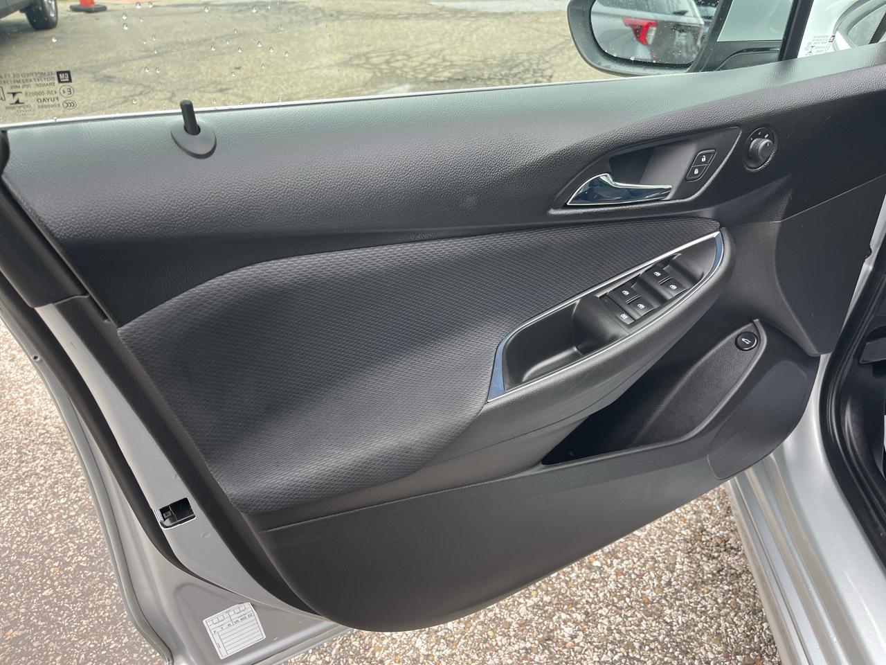 Chevrolet Cruze 4dr Sdn 1.4L LT w/1SD 2017