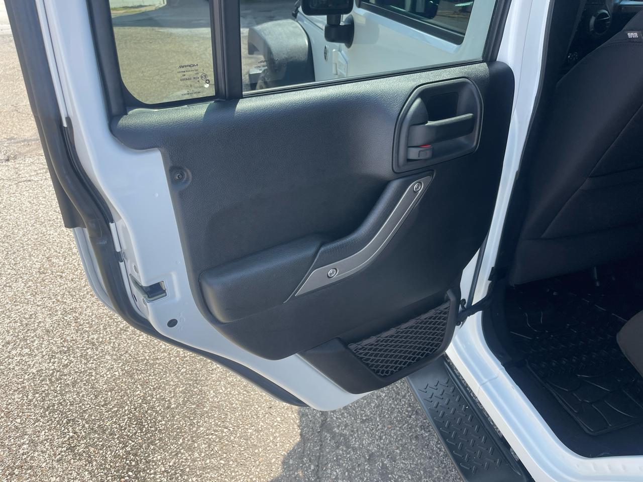 Jeep Wrangler Unlimited 4WD 4dr Sport 2016