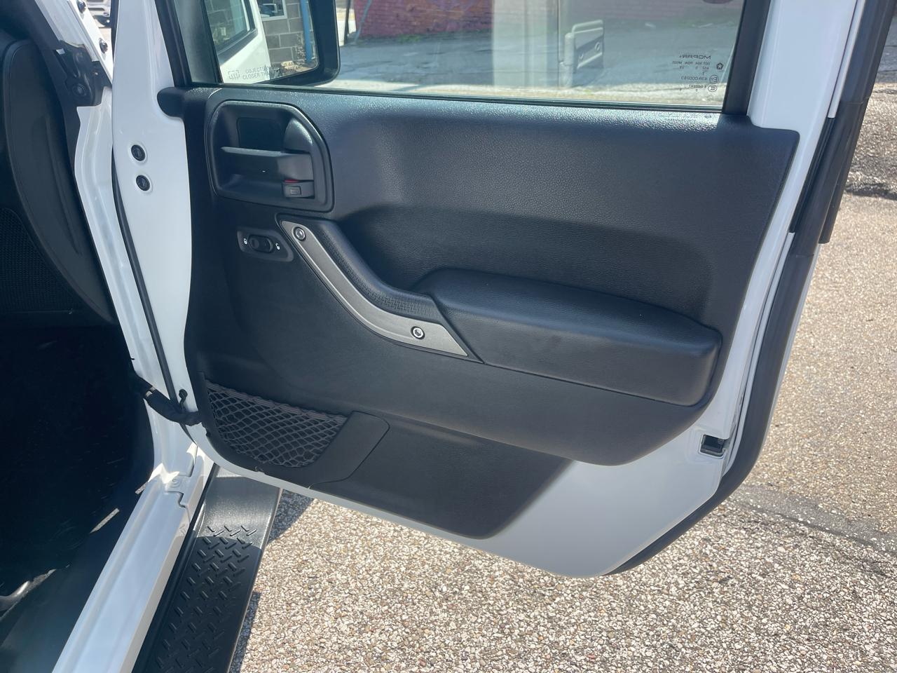 Jeep Wrangler Unlimited 4WD 4dr Sport 2016