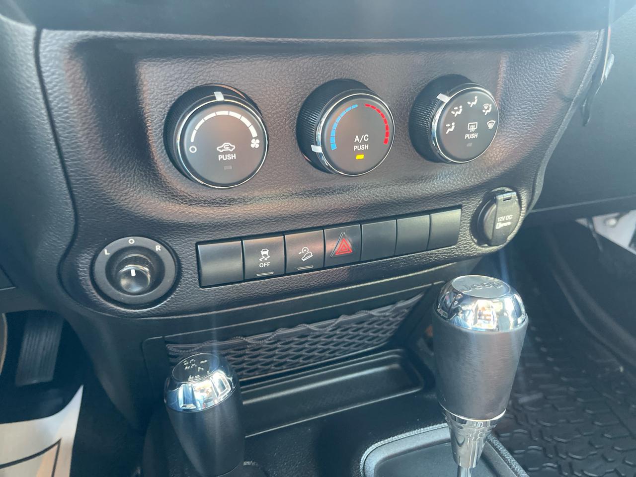 Jeep Wrangler Unlimited 4WD 4dr Sport 2016