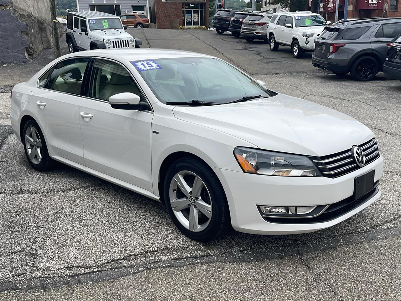 Volkswagen Passat 4dr Sdn 1.8T Auto S PZEV 2015