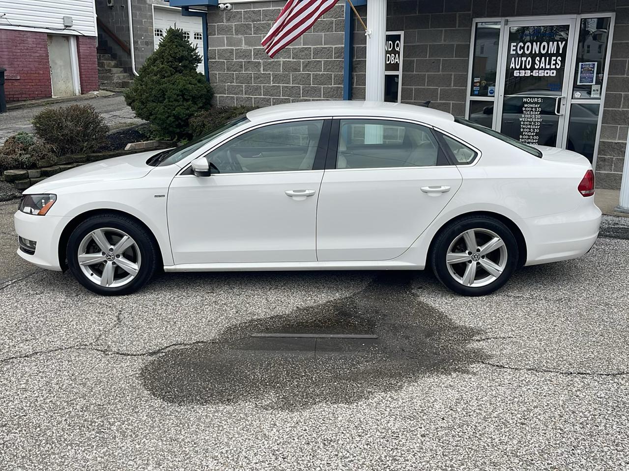 Volkswagen Passat 4dr Sdn 1.8T Auto S PZEV 2015