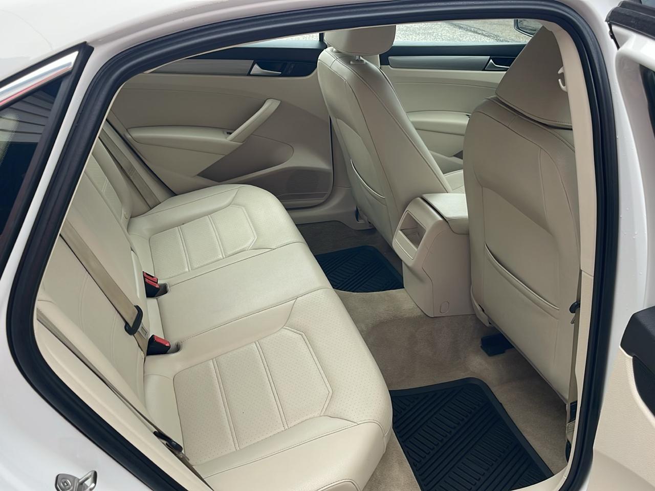 Volkswagen Passat 4dr Sdn 1.8T Auto S PZEV 2015