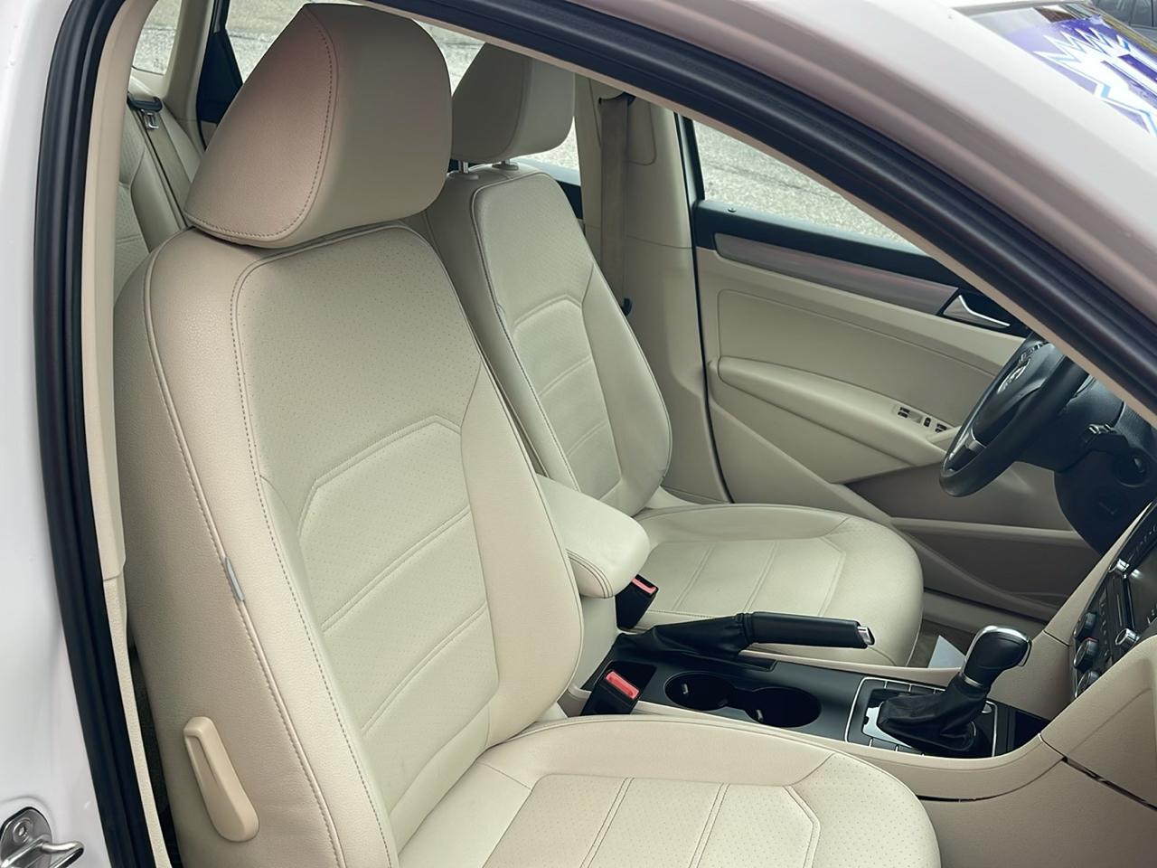 Volkswagen Passat 4dr Sdn 1.8T Auto S PZEV 2015