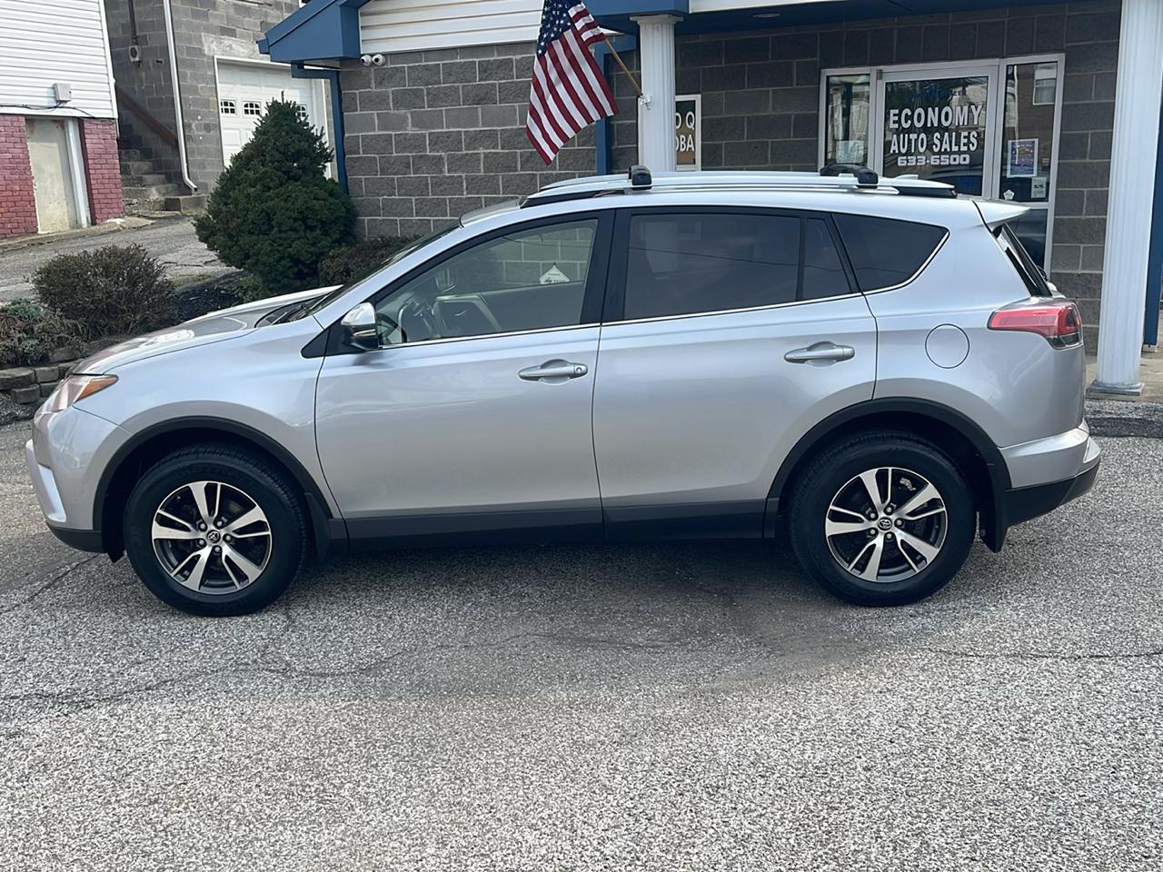 Toyota RAV4 Adventure AWD (Natl) 2018