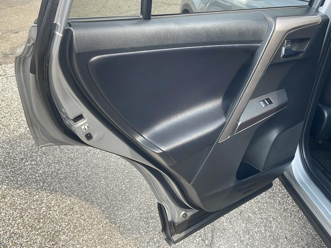 Toyota RAV4 Adventure AWD (Natl) 2018