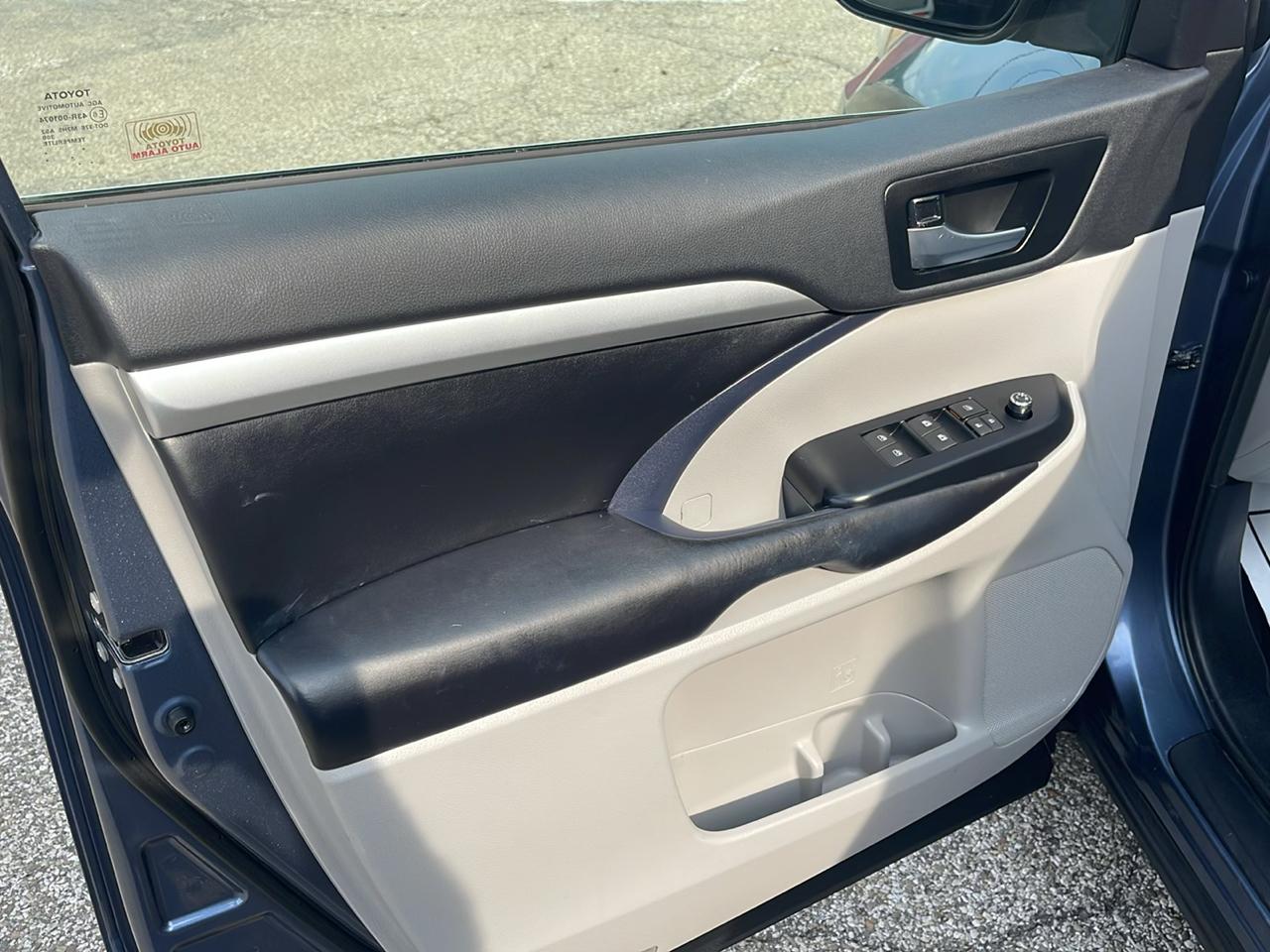 Toyota Highlander XLE V6 AWD (Natl) 2019