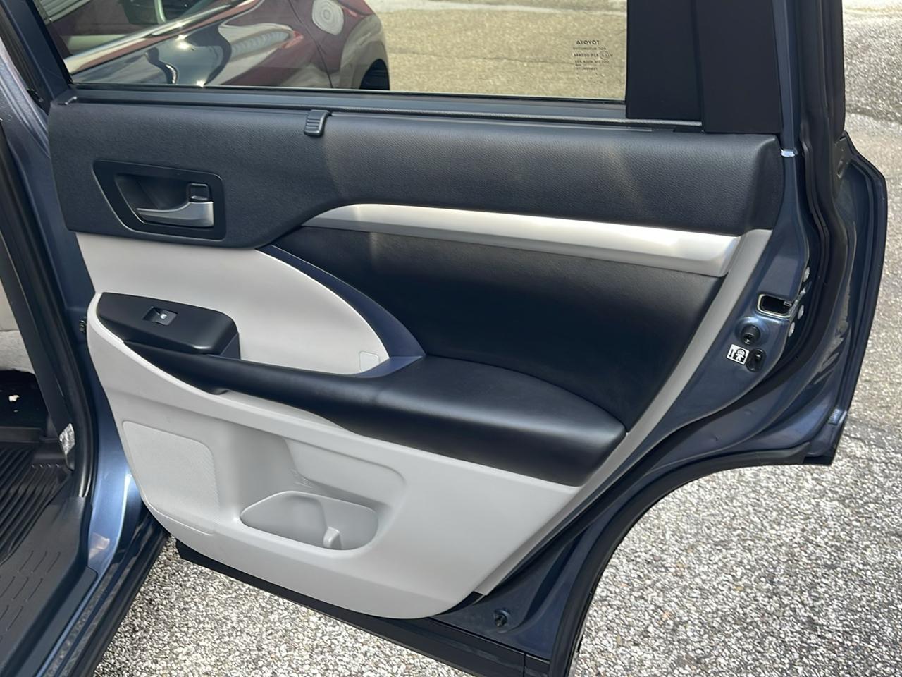 Toyota Highlander XLE V6 AWD (Natl) 2019