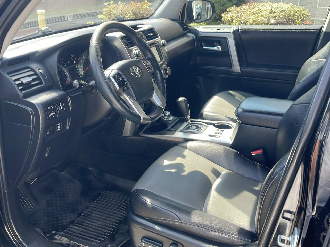 Toyota 4Runner TRD Off Road Premium 4WD (Natl) 2017