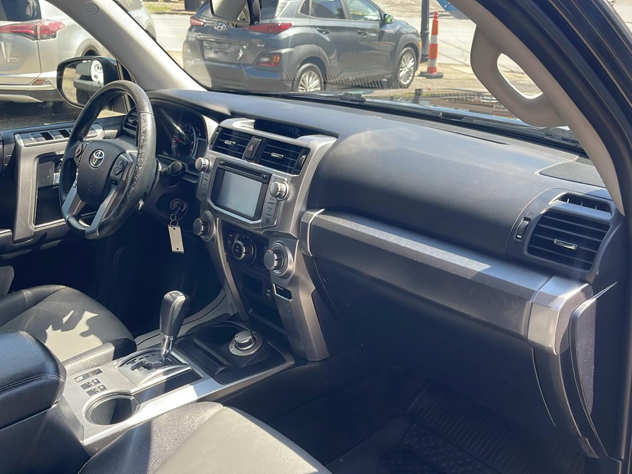 Toyota 4Runner TRD Off Road Premium 4WD (Natl) 2017