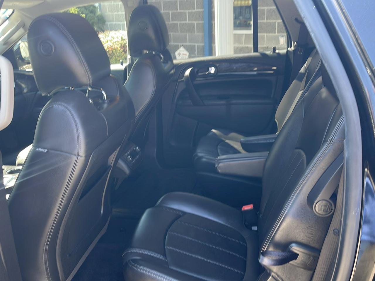 Buick Enclave AWD 4dr Leather 2017