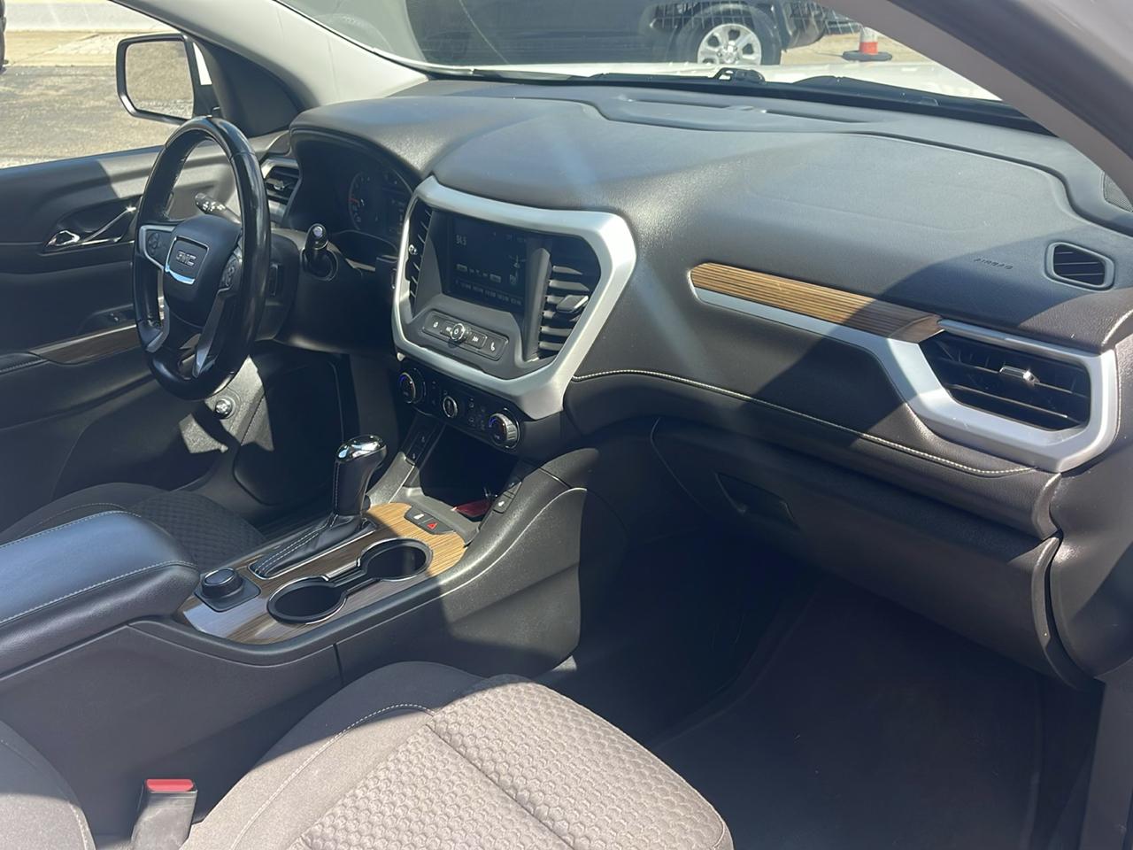 GMC Acadia AWD 4dr SLE w/SLE-2 2019