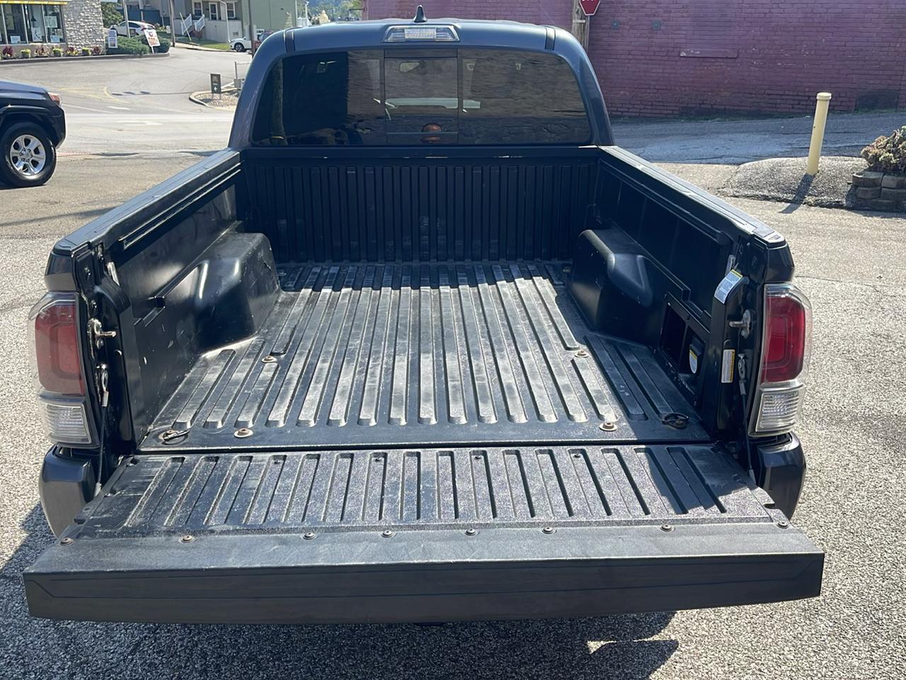 Toyota Tacoma 4WD TRD Off Road Double Cab 6' Bed V6 AT (Natl) 2020