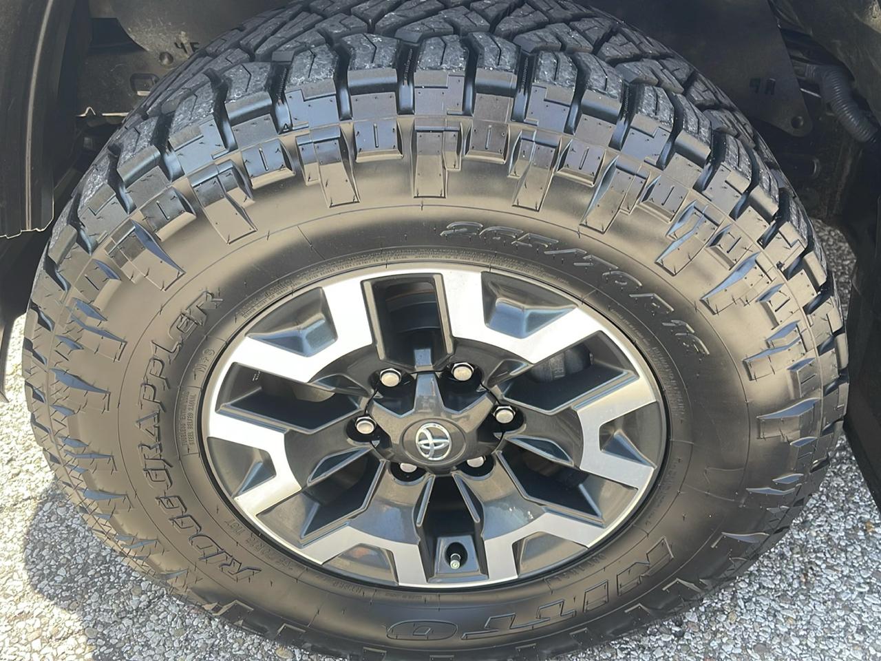 Toyota Tacoma 4WD TRD Off Road Double Cab 6' Bed V6 AT (Natl) 2020